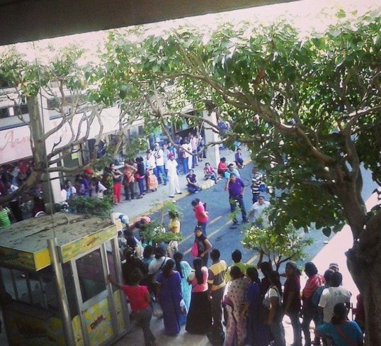 09 de enero, Maracaibo. El 'verguero' para Centro 99 porque hay Harina Pan. #AquíYacenChávezYSuRevolución 